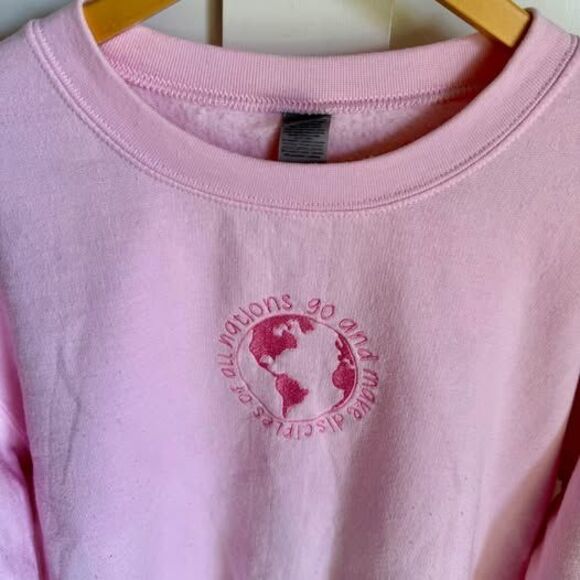 Women’s Christian Hand Embroidered Pink Gildan Crew Jesus God Sweatshirt Med - Picture 4 of 6
